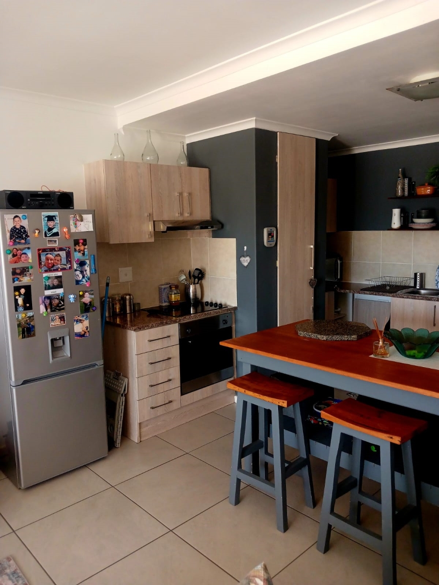 To Let 2 Bedroom Property for Rent in Beachfront Western Cape